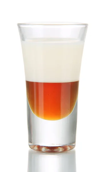 Savoureux cocktail avec deux liqueurs, isolé sur blanc — Photo