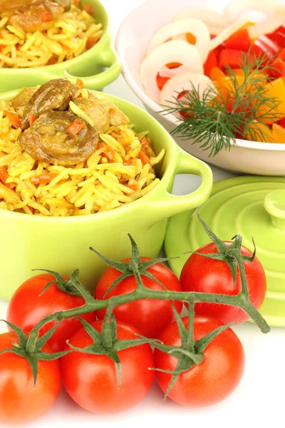 Delicioso pilaf com legumes de perto — Fotografia de Stock