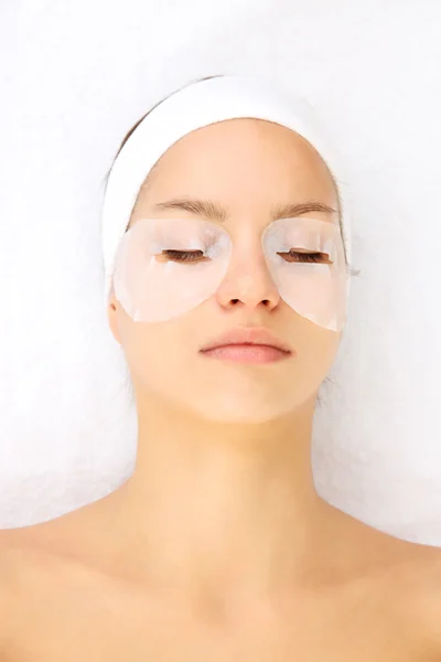 Eyes Treatment with cloth mask — Stock Photo, Image