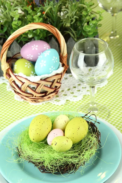 Apparecchiare la tavola di Pasqua, da vicino — Foto Stock