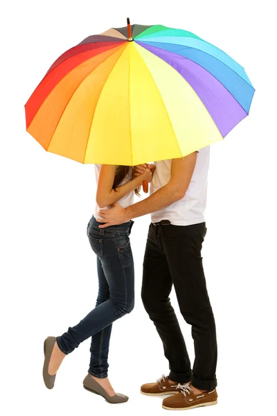 Couple aimant debout avec parapluie isolé sur blanc — Photo