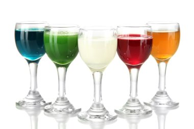 beyaz izole lezzetli renk likör