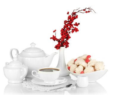 güzel beyaz yemek servisi ile üzerine beyaz izole bir hava meringues