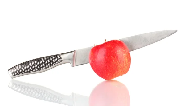 Czerwone jabłko i na białym tle nóż — Zdjęcie stockowe
