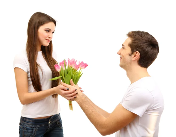 Älskande par med tulpaner isolerad på vit — Stockfoto