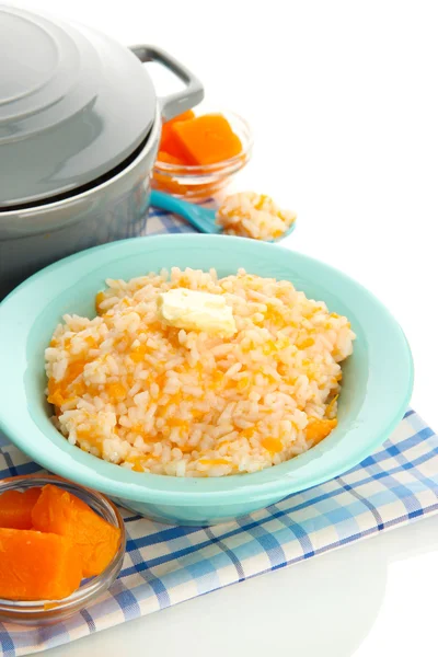 Gusto porridge di riso con zucca in ciotola blu, isolato su merluzzo — Foto Stock