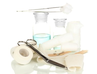 beyaz izole sarmak için İlkyardım çantası