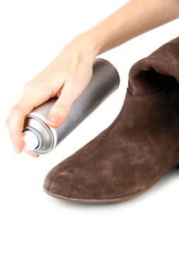 süet ayakkabı, üzerinde beyaz izole temizleme işlemi