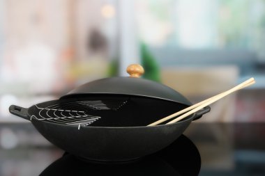 siyah mutfak fırın Wok tava, yakın çekim