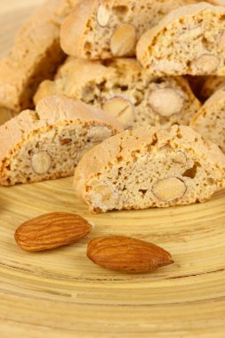 aromatik kurabiye cantuccini üzerinde ahşap plaka yakın çekim