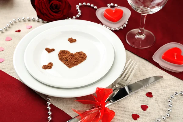 Establecimiento de mesa en honor del primer día de San Valentín —  Fotos de Stock