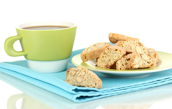 Aromatik kurabiye cantuccini ve üzerinde beyaz izole kahve — Stok fotoğraf