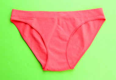 parlak zemin üzerine WOMANS külot