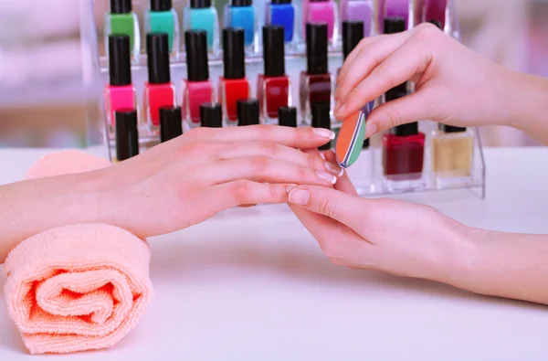 Manicure process in beauty salon, close up — Stock Photo, Image