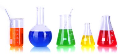 test tüpleri ile üzerine beyaz izole renkli sıvı