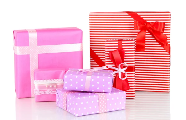 Geschenkboxen, festliche Verpackung isoliert auf weiß — Stockfoto