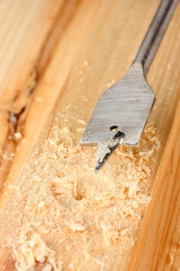 yakın çekim yansıma ahşap tahta üzerinde delik delik açma