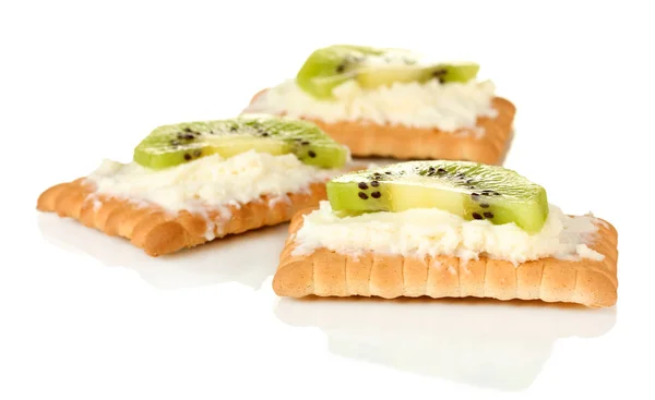 Biscotti con formaggio di latte e kiwi, isolati su bianco — Foto Stock