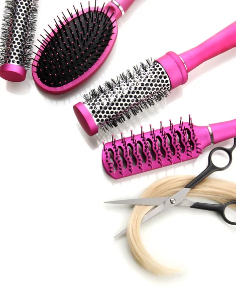 Tara fırçalar, saç ve üzerinde beyaz izole kesme makası