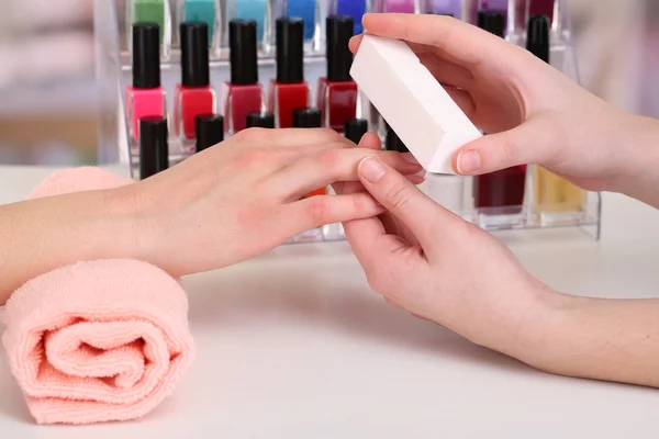 Manicure process in beauty salon, close up — Stock Photo, Image