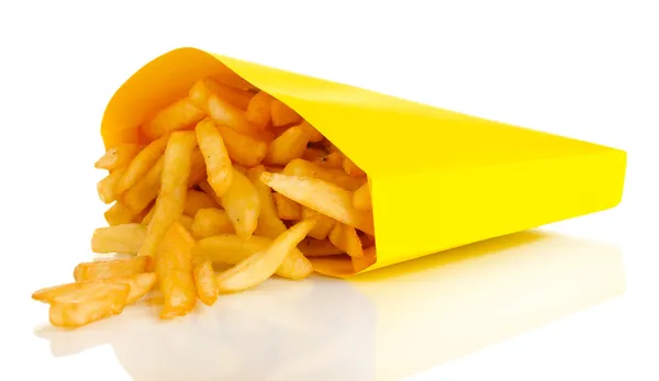 Papas fritas en bolsa de papel aislada en blanco —  Fotos de Stock