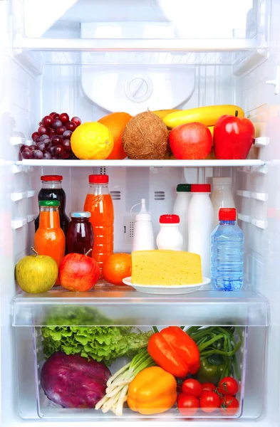 Refrigerador lleno de comida — Foto de Stock