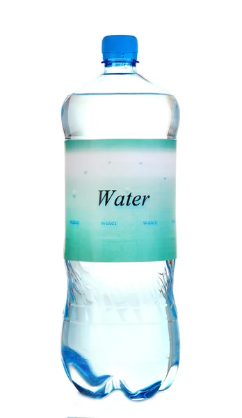 Wasserflasche mit Etikett isoliert auf weiß — Stockfoto