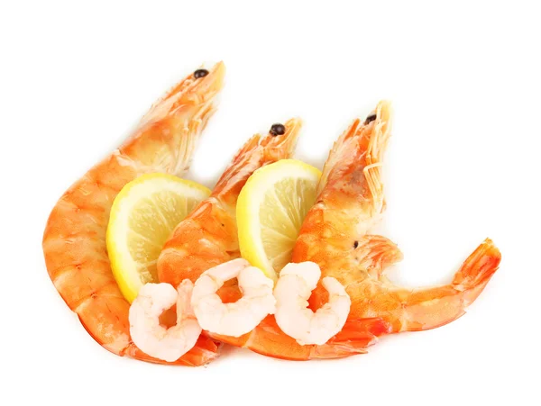 Shrimps with lemon isolated on white — Stock Photo, Image