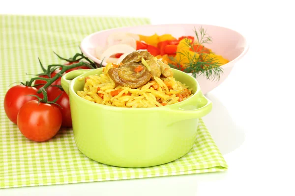 Delizioso pilaf con verdure isolate su bianco — Foto Stock