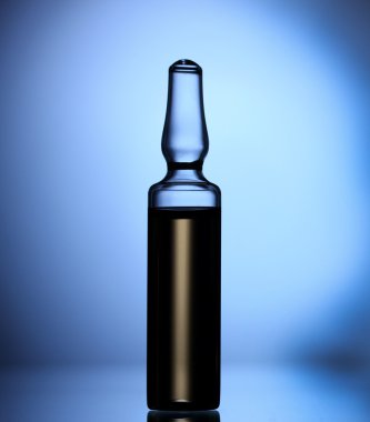 mavi arka plan üzerinde tıbbi ampul