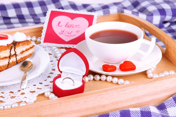 Breakfast in bed on Valentine's Day close-up — Stock Photo, Image