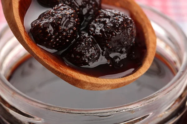 Tasty berry jam, close up — Stock Photo, Image