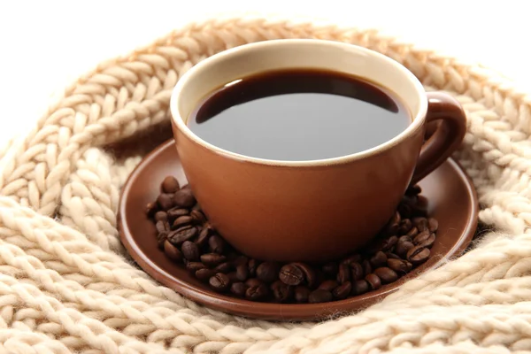 Taza de café con bufanda de cerca — Foto de Stock