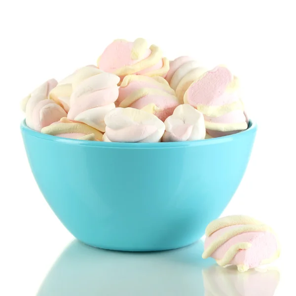 Mild marshmallow i skål isolerad på vit — Stockfoto