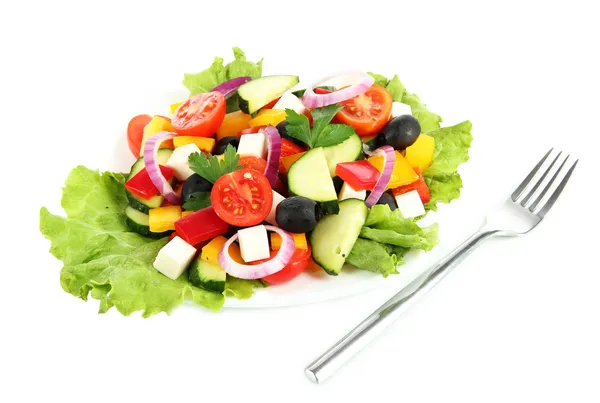Elszigetelt fehér ízletes görög saláta — Stock Fotó