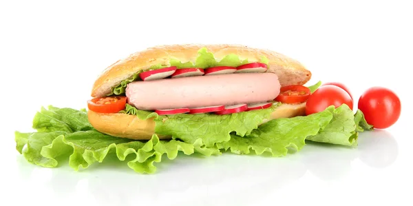 Lekker hot dog met groenten geïsoleerd op wit — Stockfoto