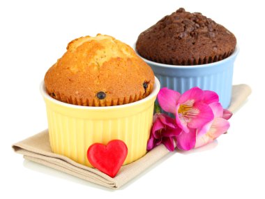 Cupcakes için pişirme üzerinde beyaz izole kase