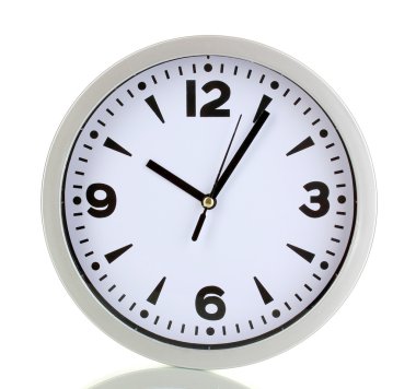 yuvarlak office saatin üzerinde beyaz izole