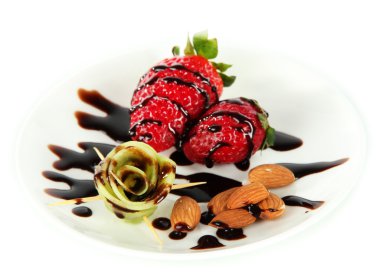 çikolata üzerinde beyaz izole meyve