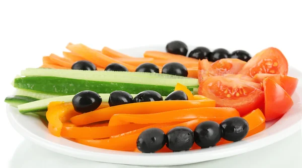 Surtido de palitos de verduras crudas en plato aislado en blanco — Foto de Stock