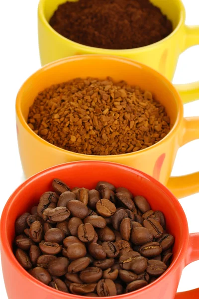 Verschiedene Arten von Kaffee in drei Tassen isoliert auf weiß — Stockfoto