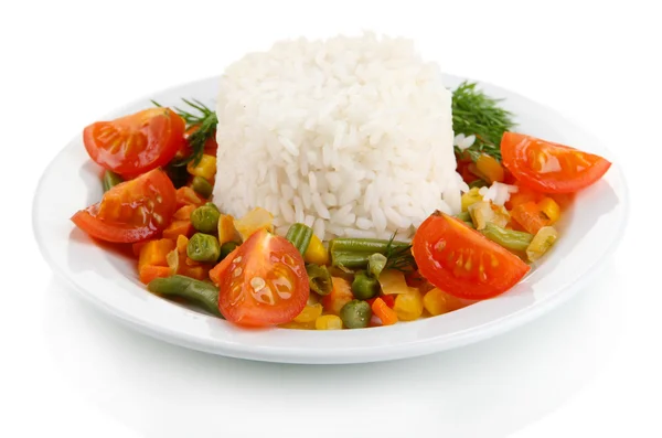 Risoto delicioso com legumes, isolado em branco — Fotografia de Stock