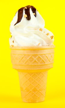 lezzetli dondurma çikolatalı, Sarı zemin üzerine