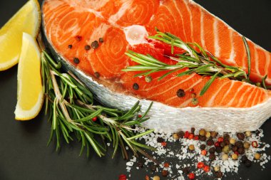 taze somon steak Pan, yakın çekim