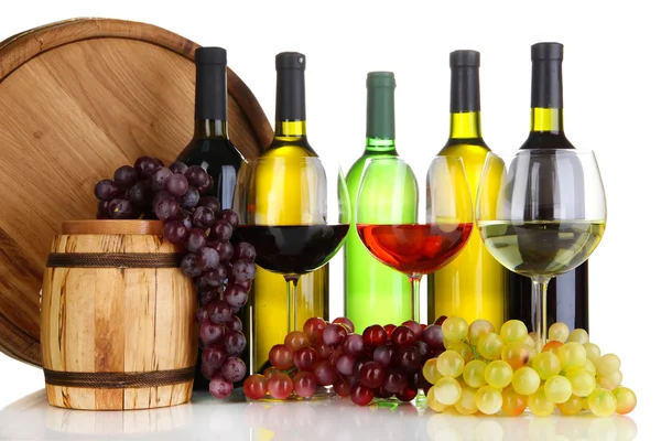 Sortiment av vin i glas och flaskor isolerad på vit — Stockfoto