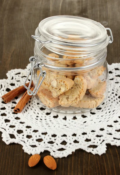 Aromatic cookies cantuccini on bank on wooden table close-up — Stock Photo, Image