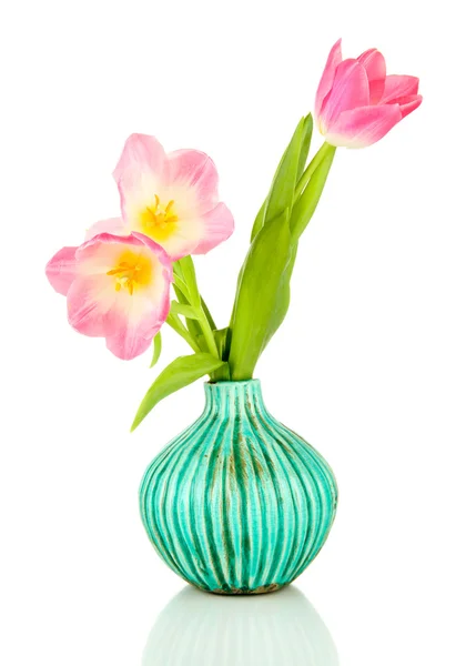 Tulipes roses dans un vase lumineux, isolées sur blanc — Photo