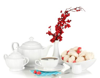 güzel beyaz yemek servisi ile üzerine beyaz izole bir hava meringues