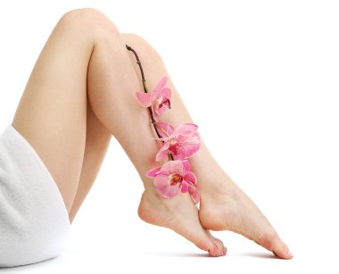 güzel kadın bacakları, üzerinde beyaz izole