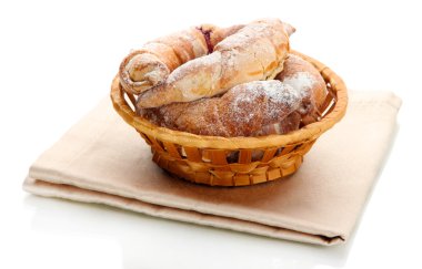 tat kruvasan whit üzerinde izole sepeti